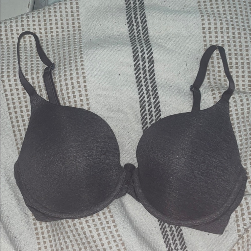 Victoria’s Secret Bra 32DD!
